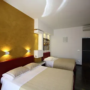 Imbriani 24 3*, Lecce Italia